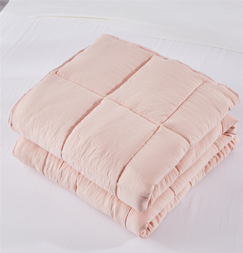 ALTERNATIVE DOWN 3PC COMFORTER. PERFECT FOR ANY SEASON. ULTRA SOFT MICROFIBER COVER. PINK