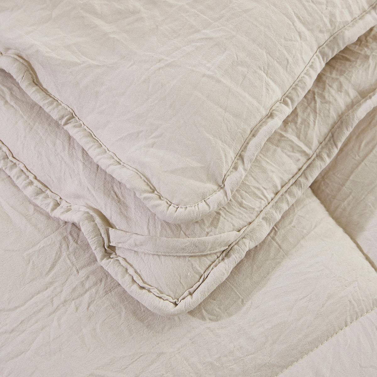 ALTERNATIVE DOWN 3PC COMFORTER. PERFECT FOR ANY SEASON. ULTRA SOFT MICROFIBER COVER. TAUPE