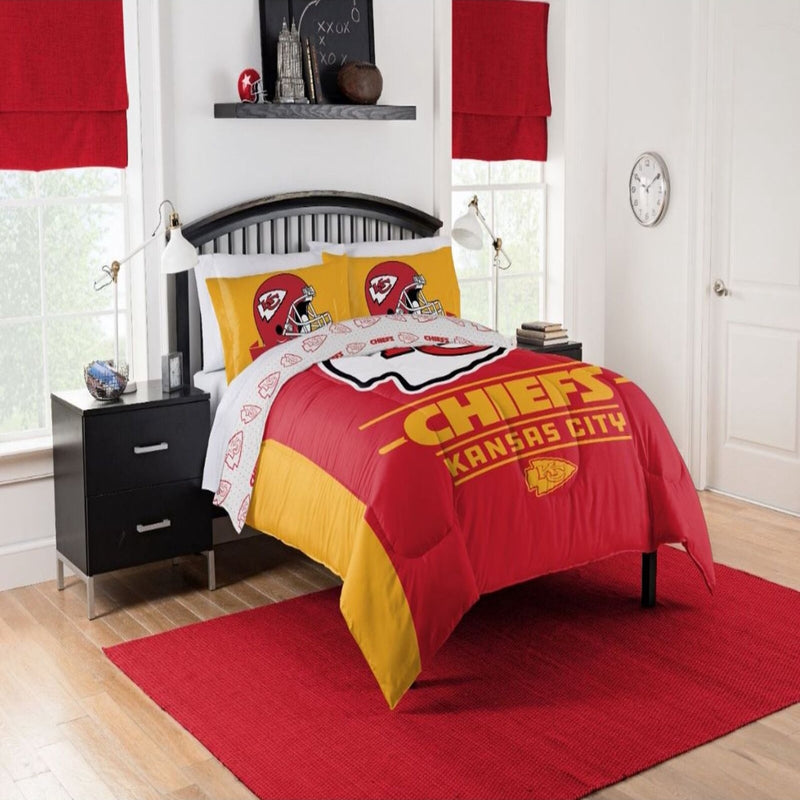 NFL KANSAS CITY CHIEFS 3PC COMFORTER SET SUPER SOFT, BREATHABLE, HYPOALLERGENIC, FADE RESISTANT - QUEEN SIZE WITH 2 PILLOW SHAMS